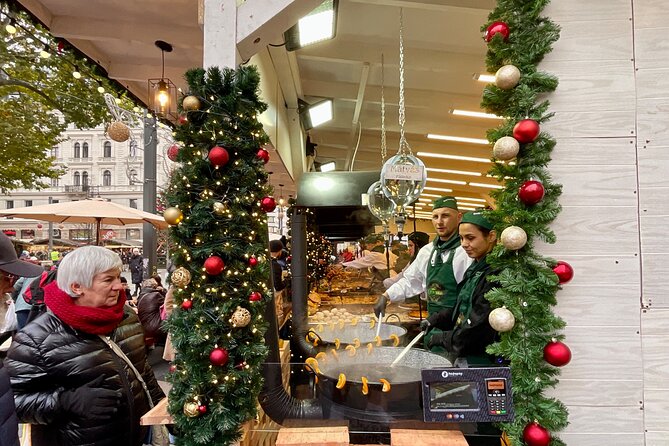 Private Budapest Christmas Market Tour with Chimney Cake & Mulled Wine - Pickup and orientation in central Budapest