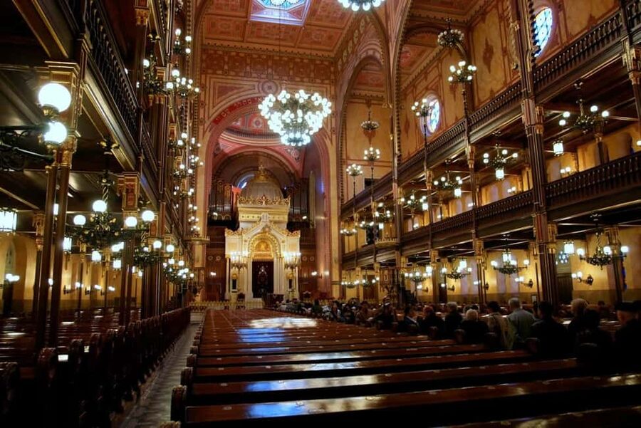 PRIVATE Budapest Jewish Heritage Walking Tour - Food Tasting - Dohány Street Synagogue Exterior: Moorish and Romanesque Details