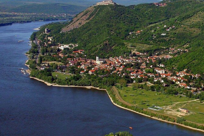 Private Danube Bend tour - full day - Lunch at a traditional Romanian restaurant, not just a quick bite