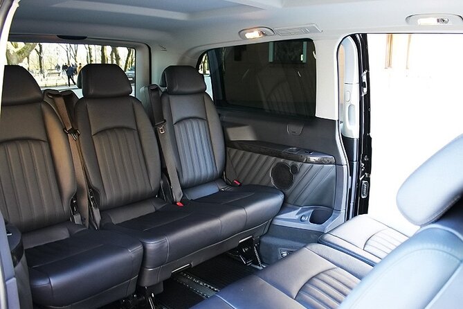 Private Departure Budapest to Budapest Airport BUD by Car or Van - Airport drop-off at BUD: straightforward, with the right expectations
