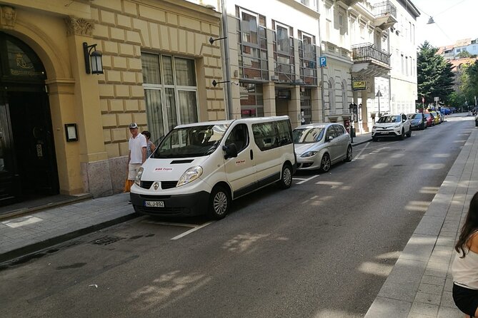 Private Transfer from Budapest city to Budapest Airport - departure - A Private Door-to-Door Ride to Budapest Airport