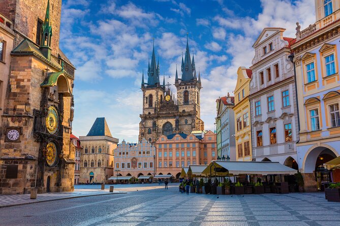 Private transfer from Budapest to Prague with 2h for sightseeing - Drivers as co-pilots, not licensed guides