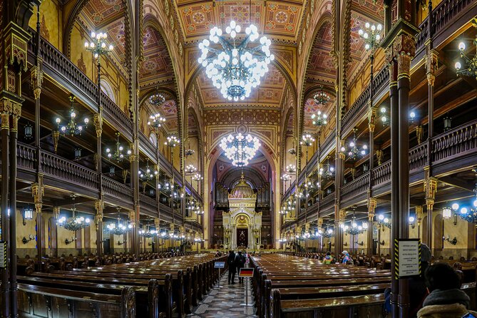 Private Walking Tour in The Jewish District Budapest - A private 2.5-hour walk with guide Benjamin, from Dob u. 1 to the Danube