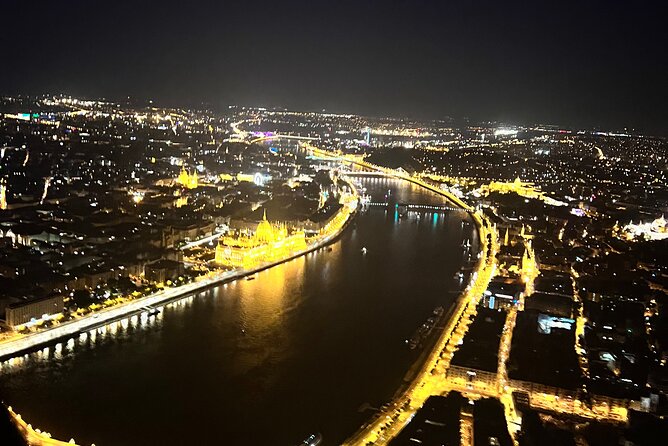 Sightseeing flight over Budapest - The pilot experience: stories, kindness, and special moments