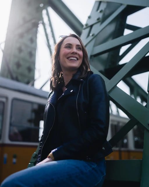 Street photos through the most beautiful streets of Budapest - Where you meet, and how the shoot stays structured