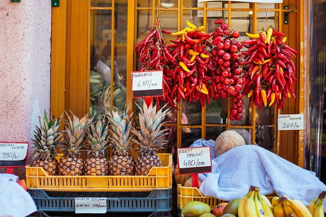 The Award-Winning Private Food Tour of Budapest: 6 or 10 Tastings - Where you meet and how the pacing usually feels