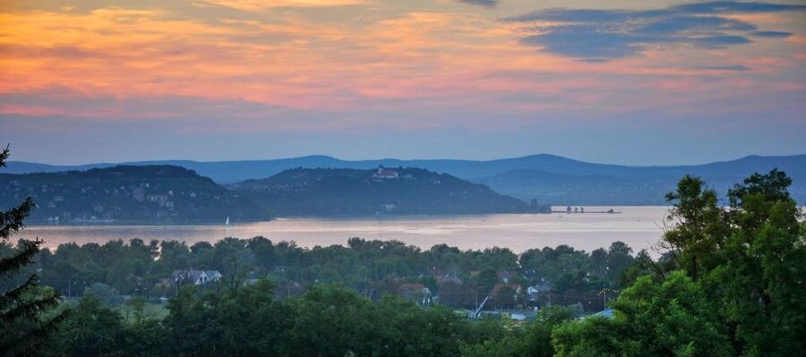 The Turquoise Sea of Hungary: Lake Balaton Private Tour - Balatonfüred promenade walks and the art-writer vibe