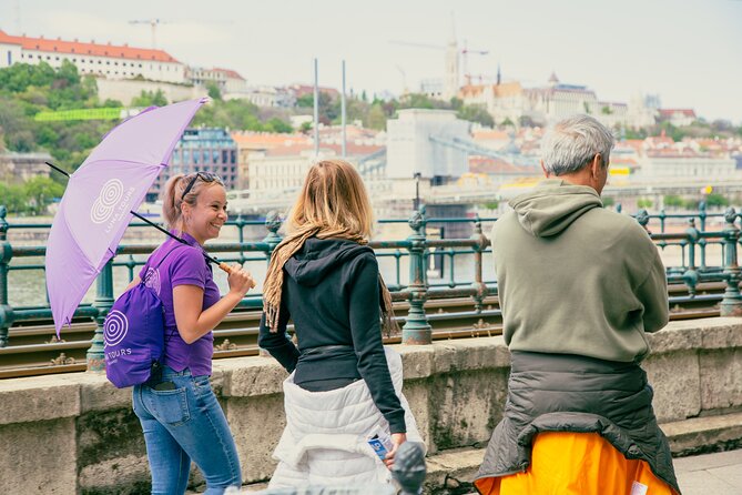 Walking Tour Budapest incl. the Shoes on the Danube Bank - Little Princess Statue, Gresham Palace, and a few quick photo wins