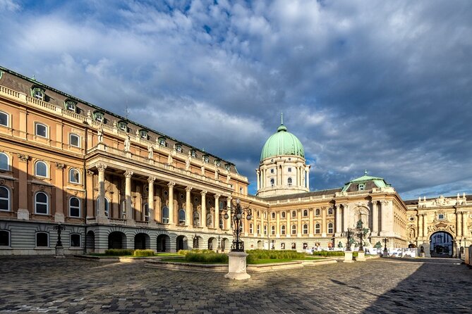 Walking tour in the Buda Castle incl. Fisherman's Bastion - András Hadik statue: the luck touch you’ll actually remember